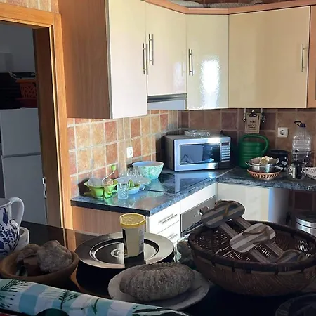 Sleeps4-familyfriendly-balcony アパート ラゴア